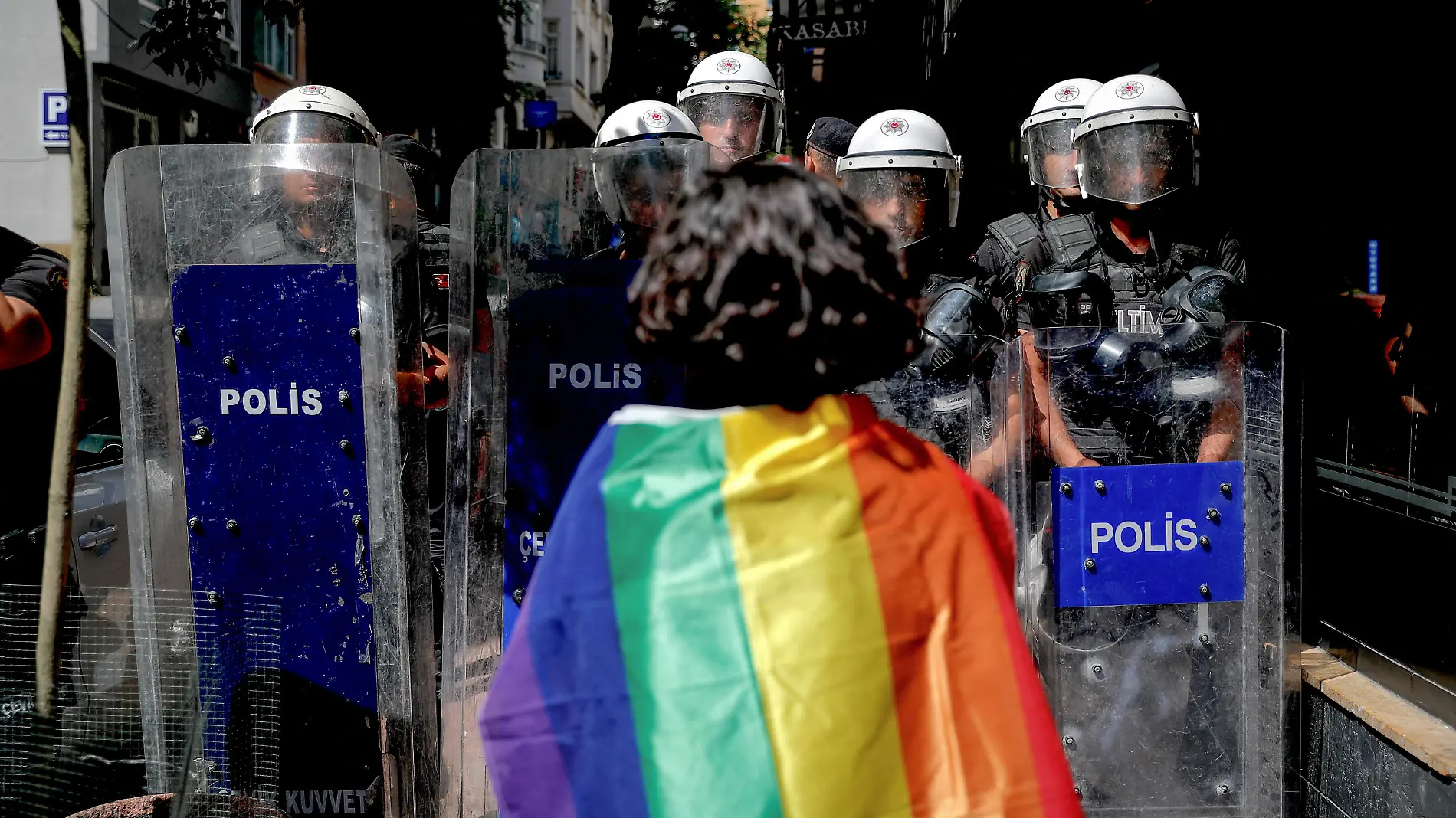 Orgullo LGBT Estambul Detenidos